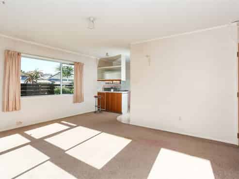 2/42 Trentham Road, Papakura