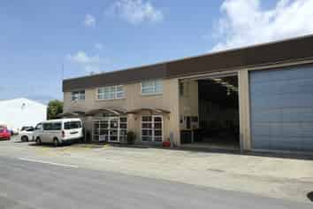 Flexible warehouse/commercial space