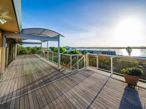 16 Eclipse Place, Half Moon Bay