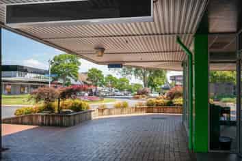 OWNER OCCUPIER OR INVESTMENT - CORNER EXPOSURE