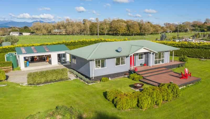 87 Te Whanga Road, 