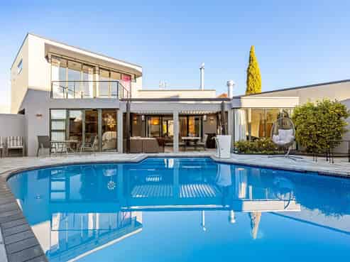 8 Harrods Court, Fendalton