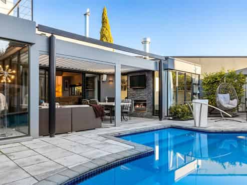 8 Harrods Court, Fendalton