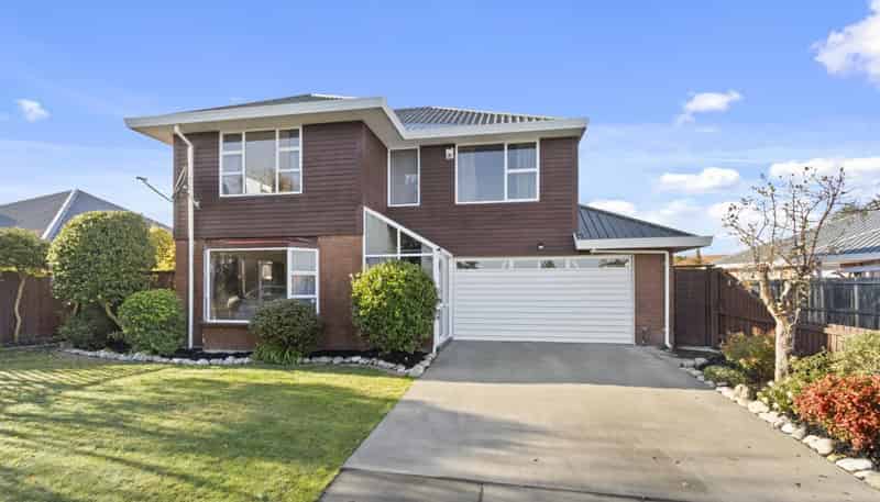 1 Parkwood Place, Parklands