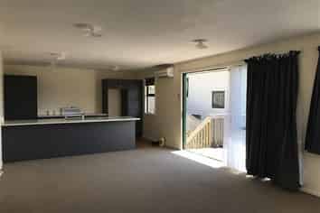 126c St Vincent Street, Toi Toi