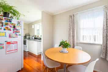 36 School Road, Wellsford