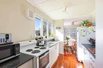 36 School Road, Wellsford