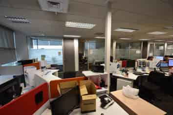 ATTRACTIVE MODERN CORPORATE OFFICE