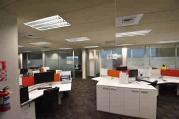 ATTRACTIVE MODERN CORPORATE OFFICE