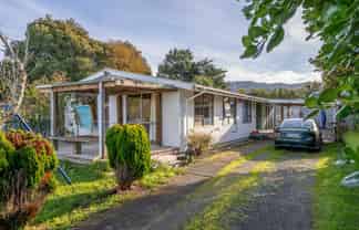 52 Lyon Street, Featherston