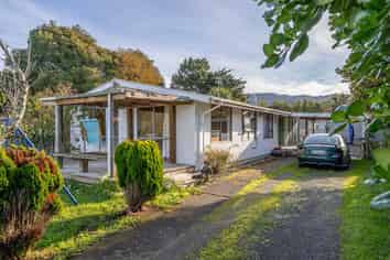 52 Lyon Street, Featherston