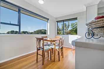 11 St Ives Grove, Whalers Gate