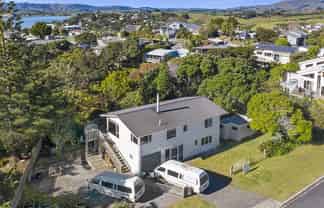 64 Government Road, Raglan