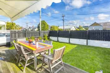 1/32 Bay Street, Petone