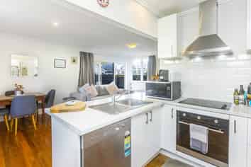 1/32 Bay Street, Petone