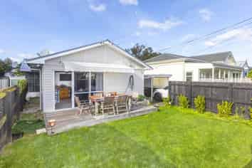 1/32 Bay Street, Petone