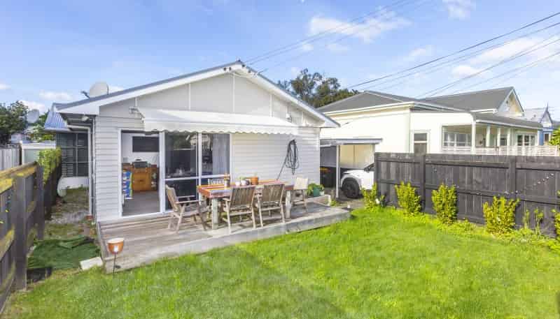 1/32 Bay Street, Petone