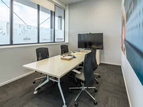 Stunning Fitout/Flexible Configuration