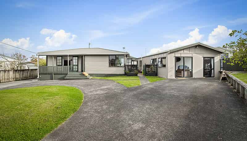 276 Sturges Road, Henderson