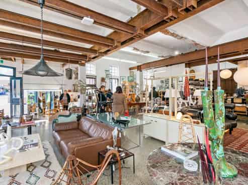 OUTSTANDING CORNER INVESTMENT