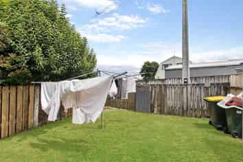 2/14 Pratt Street, Papakura