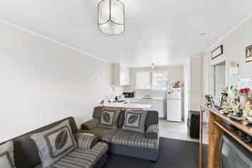 2/14 Pratt Street, Papakura