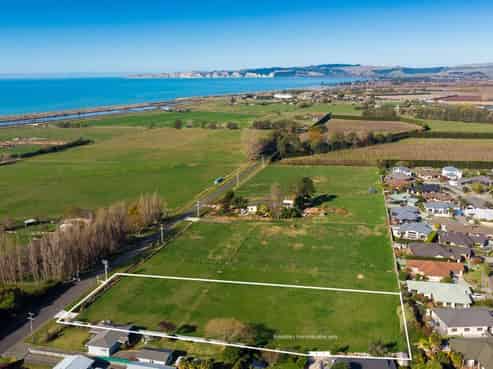 92 Ferry Road, Clive