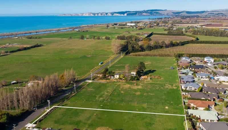 92 Ferry Road, Clive