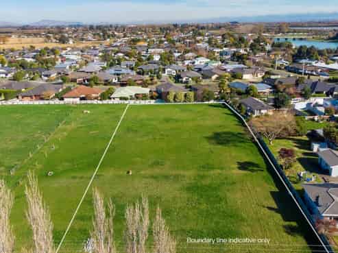 92 Ferry Road, Clive