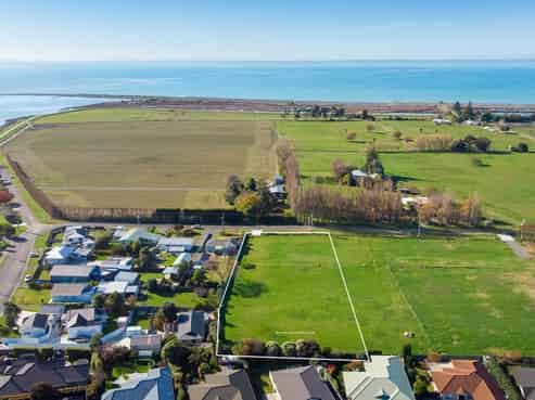 92 Ferry Road, Clive