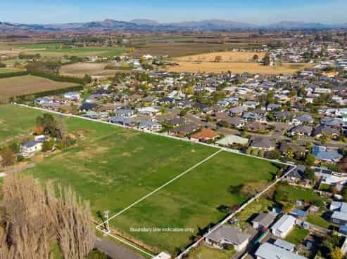 92 Ferry Road, Clive