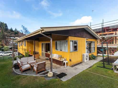 18 Fryer Street, Queenstown Central