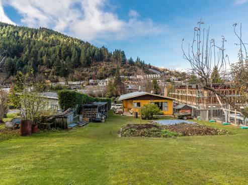 18 Fryer Street, Queenstown Central