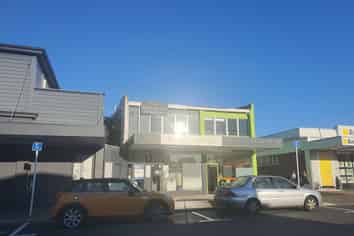 Upstairs office space - Pukekohe CBD