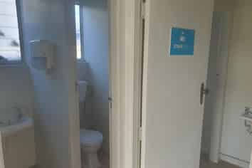 Upstairs office space - Pukekohe CBD