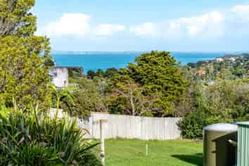 28 Pacific Parade, Surfdale