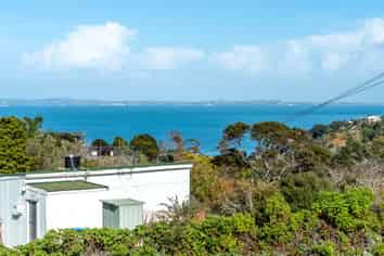 28 Pacific Parade, Surfdale