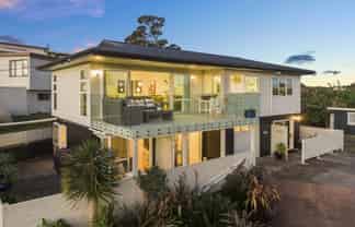 13 Alison Road, Surfdale