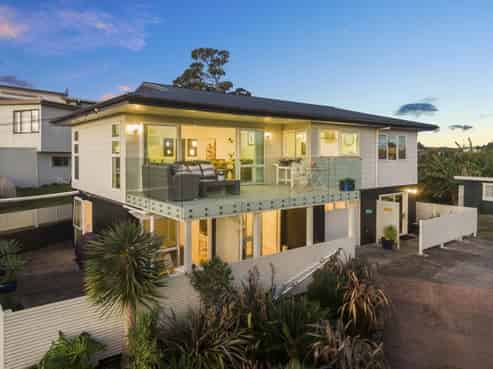 13 Alison Road, Surfdale