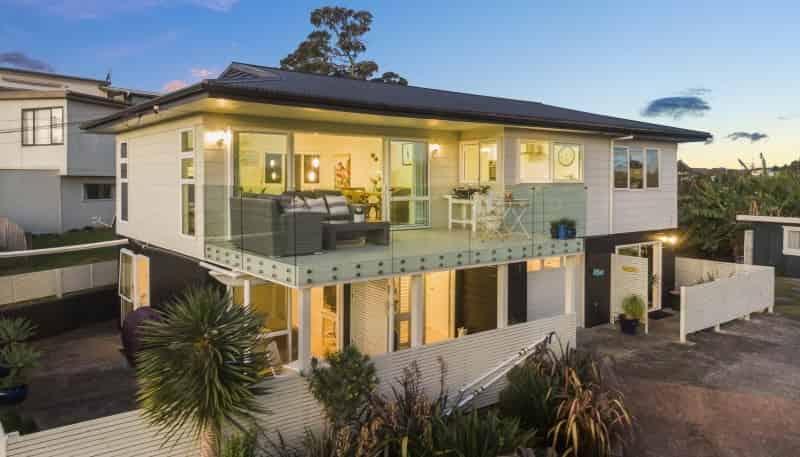 13 Alison Road, Surfdale