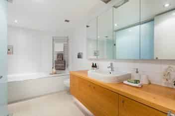 3/137 TAMAKI DRIVE, Mission Bay