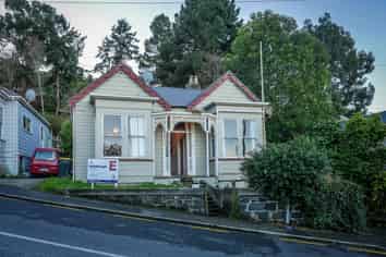 32 Leckhampton Court, Clyde Hill