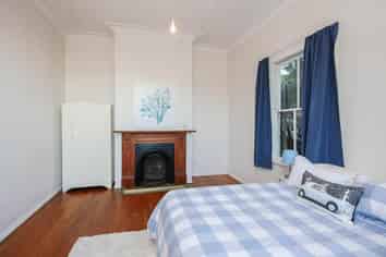 32 Leckhampton Court, Clyde Hill