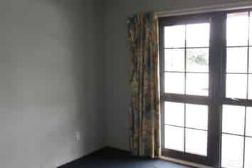 415 Tremaine Avenue, Takaro