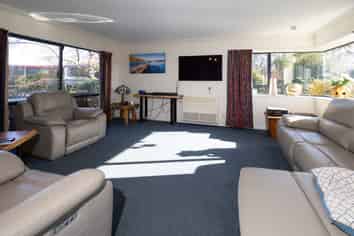 6 Williamson Place, Allenton