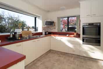 6 Williamson Place, Allenton