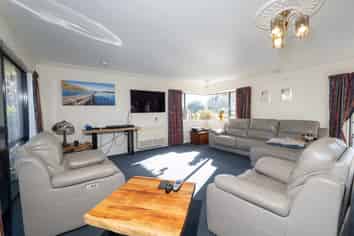 6 Williamson Place, Allenton