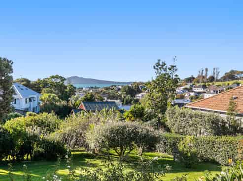 12 Rukutai Street, Orakei