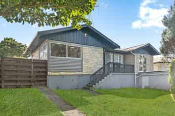 17 Howard Hunter Avenue, Saint Johns