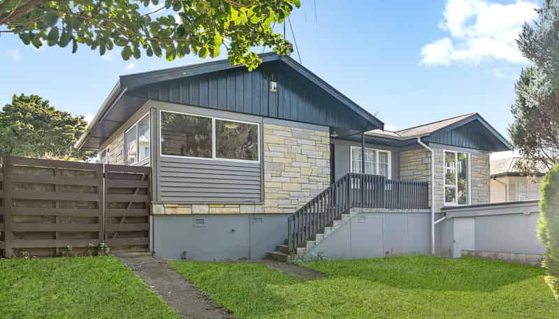 17 Howard Hunter Avenue, Saint Johns
